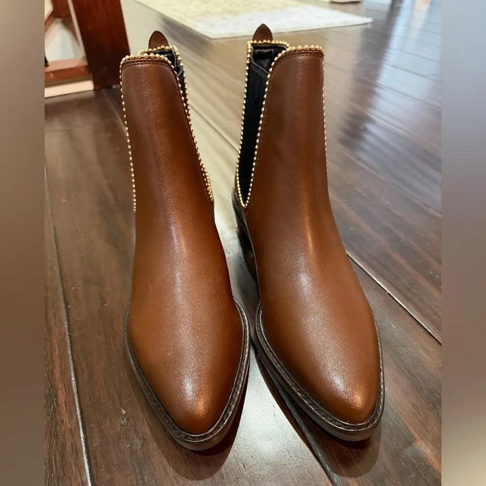 Coach Bowery leather Chelsea boots featuring a beaded chain 7.5 NEW w/o box - Picture 4 of 11